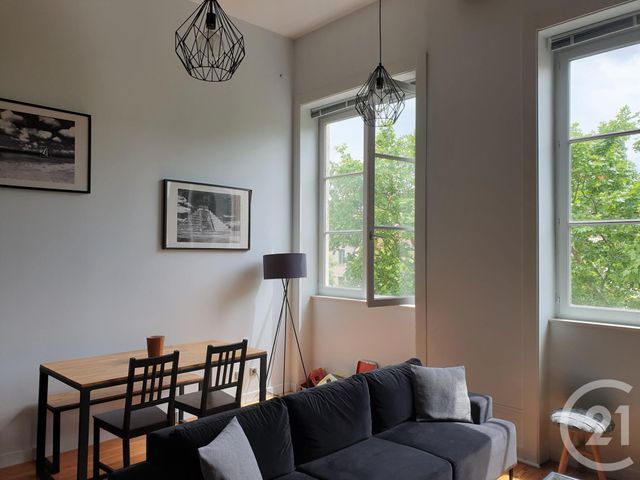 Afficher la photo en grand Appartement T4 à vendre - 4 pièces - 94.65 m2 - LYON - 69004 - RHONE-ALPES - Century 21 Perspective Immobilier