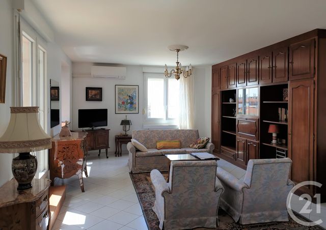 Afficher la photo en grand Appartement T4 à vendre - 4 pièces - 93.59 m2 - LYON - 69004 - RHONE-ALPES - Century 21 Perspective Immobilier