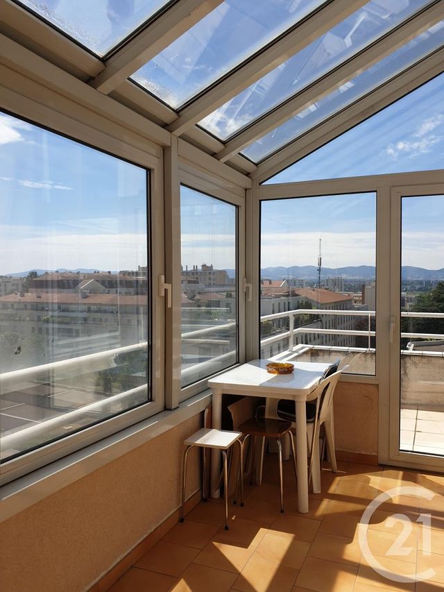 Afficher la photo en grand Appartement T4 à vendre - 4 pièces - 93.59 m2 - LYON - 69004 - RHONE-ALPES - Century 21 Perspective Immobilier