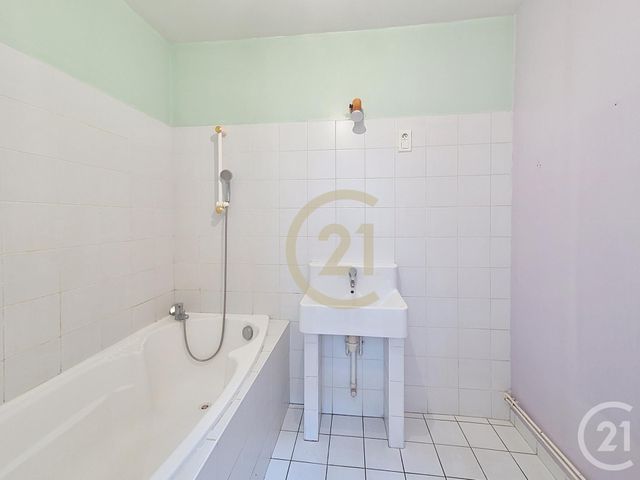 Afficher la photo en grand Appartement T2 à vendre - 2 pièces - 54.08 m2 - LYON - 69004 - RHONE-ALPES - Century 21 Perspective Immobilier