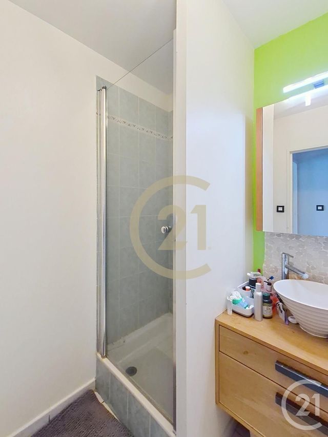 Afficher la photo en grand Appartement T4 à vendre - 4 pièces - 92.88 m2 - LYON - 69004 - RHONE-ALPES - Century 21 Perspective Immobilier