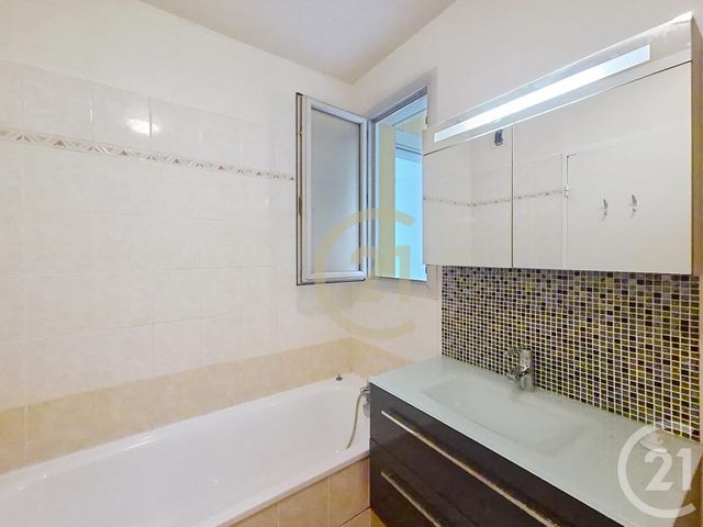 Appartement T4 à vendre - 4 pièces - 92.88 m2 - LYON - 69004 - RHONE-ALPES - Century 21 Perspective Immobilier