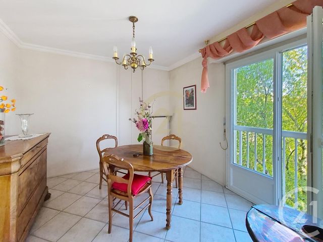 Afficher la photo en grand Appartement T5 à vendre - 5 pièces - 112.34 m2 - CALUIRE ET CUIRE - 69 - RHONE-ALPES - Century 21 Perspective Immobilier