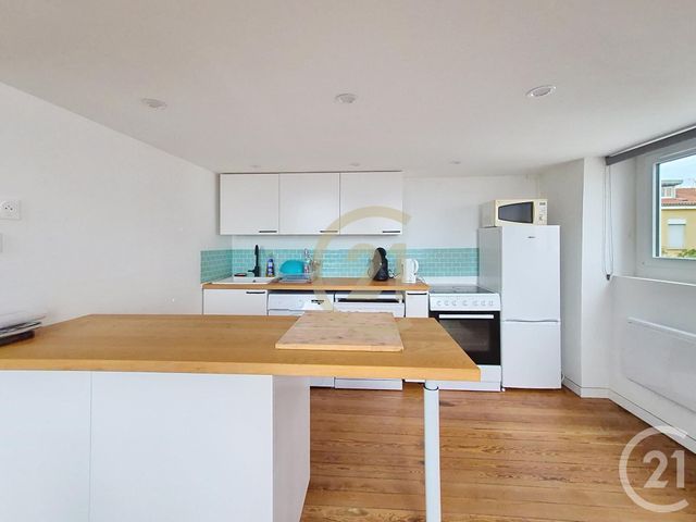 Afficher la photo en grand Appartement T2 à vendre - 2 pièces - 52.31 m2 - LYON - 69004 - RHONE-ALPES - Century 21 Perspective Immobilier