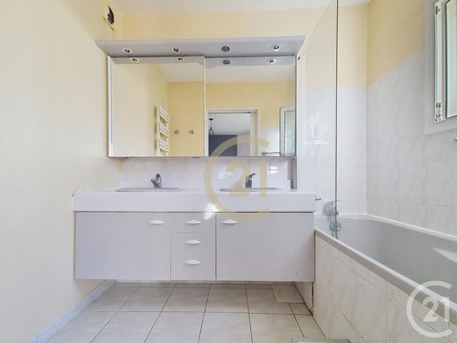 Appartement T5 à vendre - 5 pièces - 107.48 m2 - LYON - 69004 - RHONE-ALPES - Century 21 Perspective Immobilier