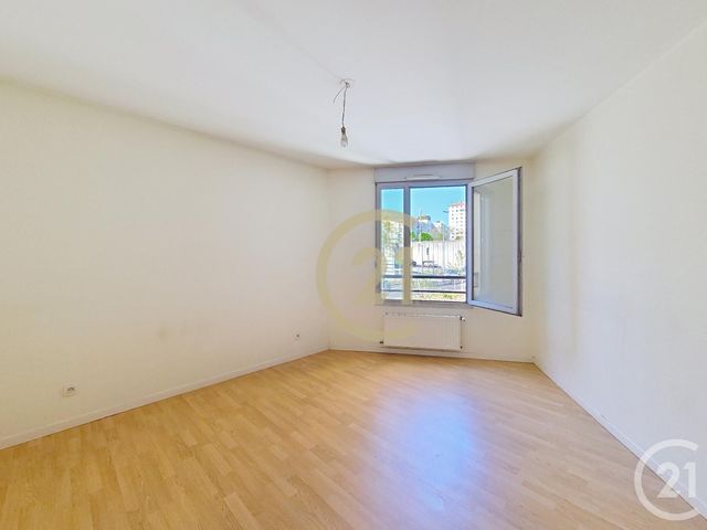 Appartement T3 à vendre - 3 pièces - 73.03 m2 - LYON - 69004 - RHONE-ALPES - Century 21 Perspective Immobilier