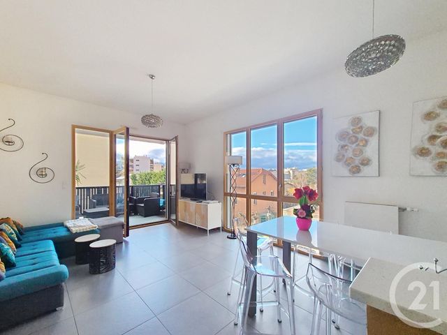 Appartement T4 à vendre - 4 pièces - 86.81 m2 - LYON - 69004 - RHONE-ALPES - Century 21 Perspective Immobilier