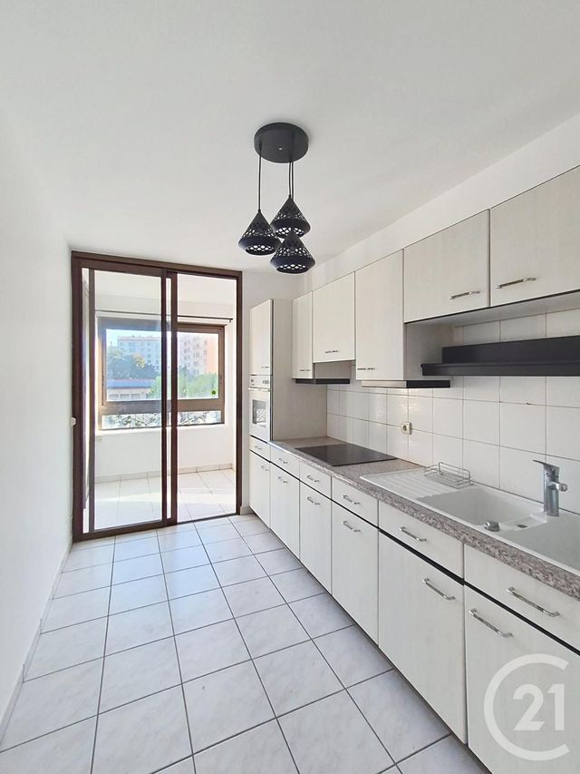 Appartement T3 à vendre - 3 pièces - 82.66 m2 - LYON - 69004 - RHONE-ALPES - Century 21 Perspective Immobilier