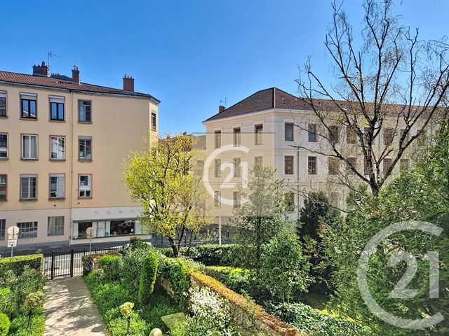 Appartement T3 à vendre - 3 pièces - 68.22 m2 - LYON - 69004 - RHONE-ALPES - Century 21 Perspective Immobilier