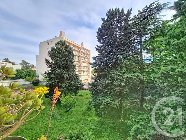 Appartement T4 à vendre - 4 pièces - 85.22 m2 - CALUIRE ET CUIRE - 69 - RHONE-ALPES - Century 21 Perspective Immobilier