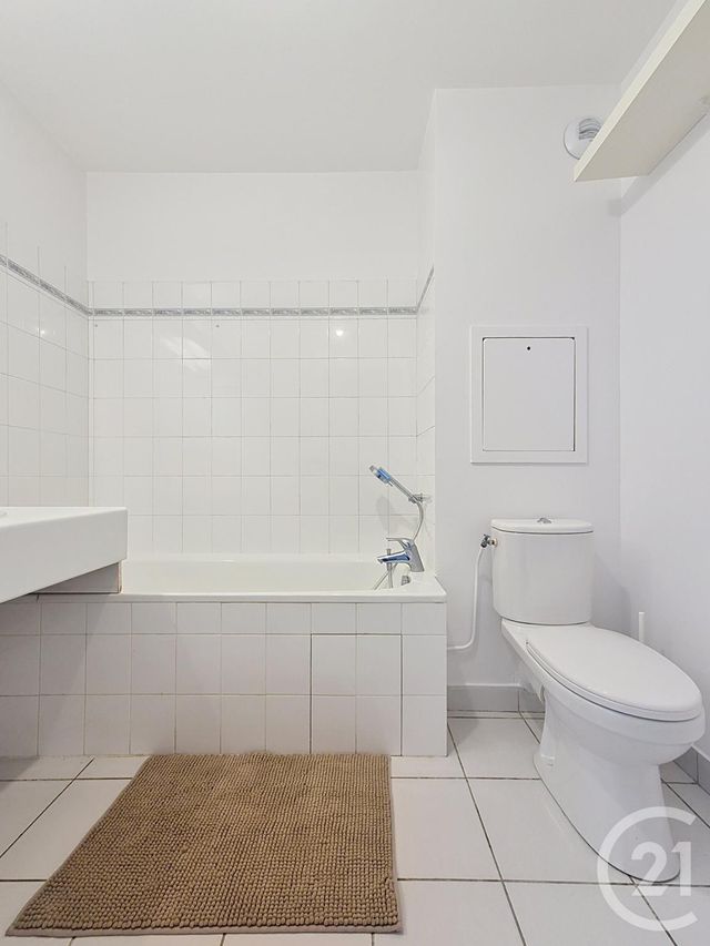 Appartement T1 à louer - 1 pièce - 30.05 m2 - LYON - 69004 - RHONE-ALPES - Century 21 Perspective Immobilier