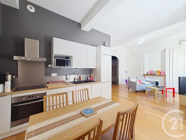 Appartement T2 à louer - 2 pièces - 48.62 m2 - LYON - 69001 - RHONE-ALPES - Century 21 Perspective Immobilier