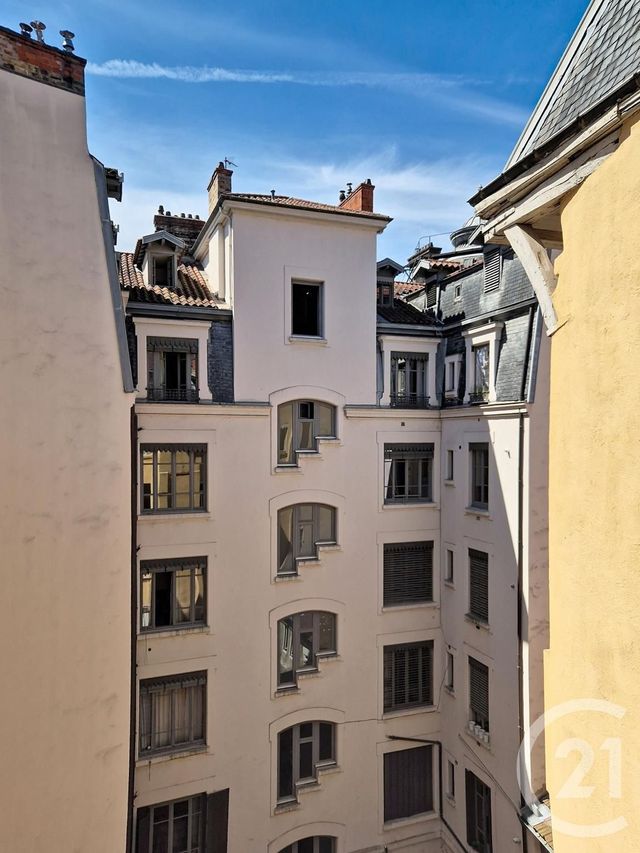 Appartement T2 à louer - 2 pièces - 48.62 m2 - LYON - 69001 - RHONE-ALPES - Century 21 Perspective Immobilier