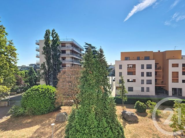 Appartement T3 à louer - 3 pièces - 81.26 m2 - LYON - 69004 - RHONE-ALPES - Century 21 Perspective Immobilier