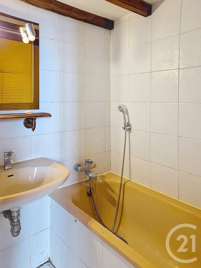 Appartement T1 à louer - 1 pièce - 43.1 m2 - LYON - 69001 - RHONE-ALPES - Century 21 Perspective Immobilier
