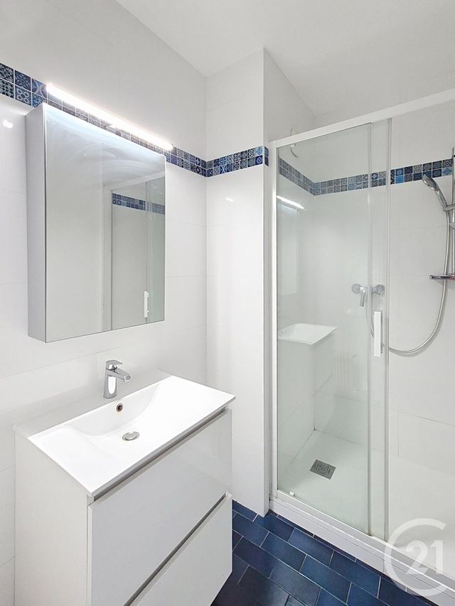 Appartement T4 à louer - 4 pièces - 103.72 m2 - LYON - 69004 - RHONE-ALPES - Century 21 Perspective Immobilier
